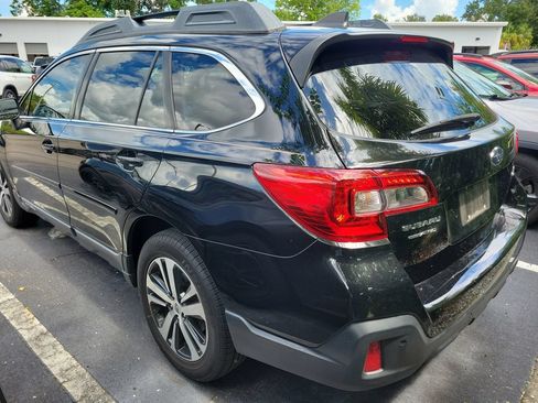 Used 2019 Subaru Outback 2.5i Limited AWD/4WD image 3