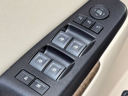 Used 2018 GMC Yukon Denali AWD/4WD image 11