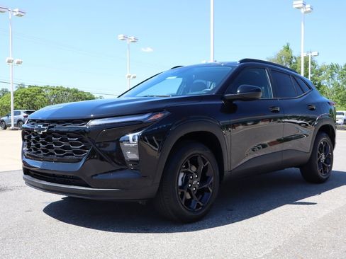 New 2026 Chevrolet Trax LT w/ Driver Confidence Package FWD image 7