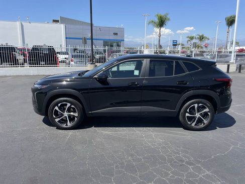 Used 2025 Chevrolet Trax RS w/ Driver Confidence Package FWD image 8