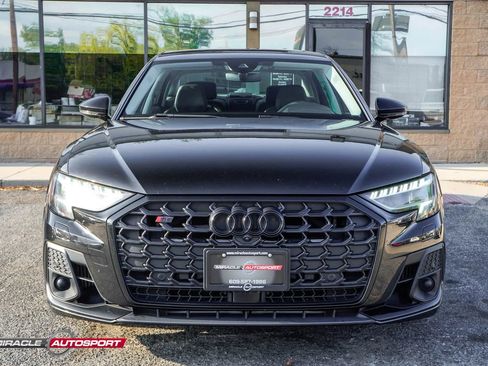 Used 2022 Audi S8 w/ S8 Executive Package AWD/4WD image 2