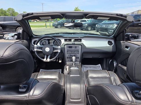 Used 2013 Ford Mustang Premium RWD image 19