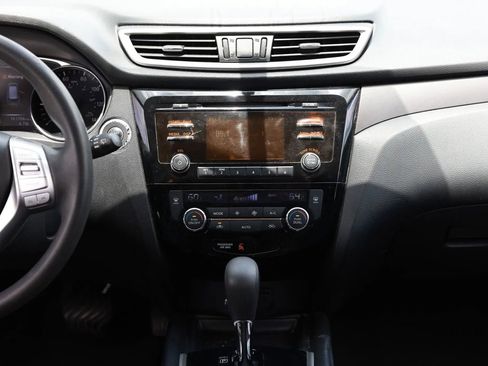 Used 2014 Nissan Rogue SV w/ SV Moonroof Package FWD image 36