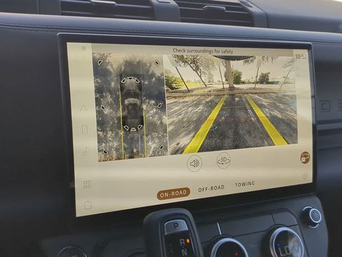 New 2026 Land Rover Defender 110 X-Dynamic SE AWD/4WD image 32