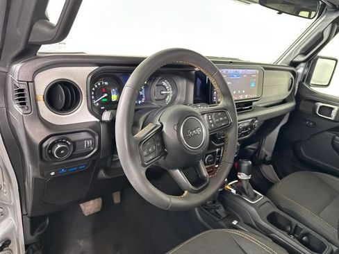 Used 2024 Jeep Wrangler Unlimited AWD/4WD image 13