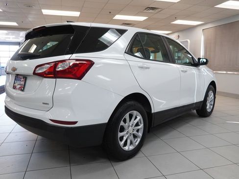 Used 2021 Chevrolet Equinox LS image 16
