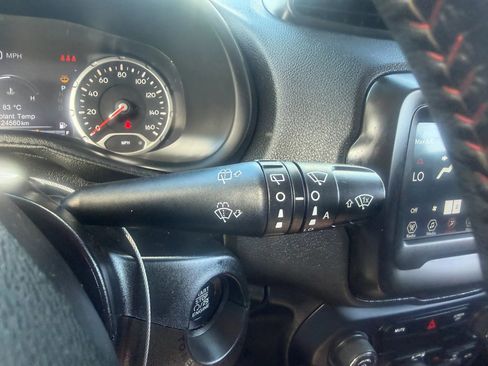 Used 2019 Jeep Renegade Trailhawk w/ LED Lighting Group AWD/4WD image 22