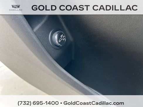 Certified 2024 Cadillac XT4 Luxury w/ Cold Weather Package FWD image 18