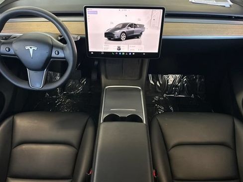 Used 2023 Tesla Model Y AWD image 15