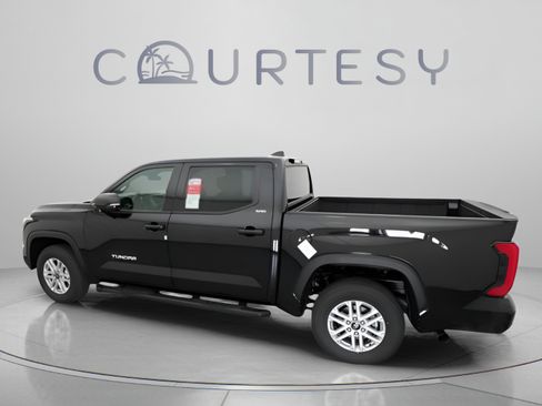 Used 2025 Toyota Tundra SR5 w/ SR5 Convenience Package RWD image 6