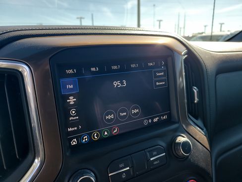 Used 2022 Chevrolet Silverado 1500 High Country w/ Technology Package image 23