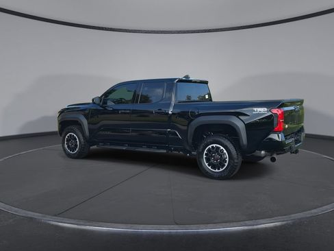 Certified 2025 Toyota Tacoma TRD Off-Road AWD/4WD image 6
