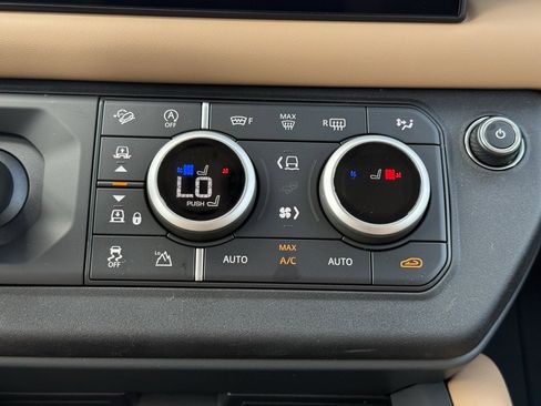 New 2025 Land Rover Defender 110 S image 25