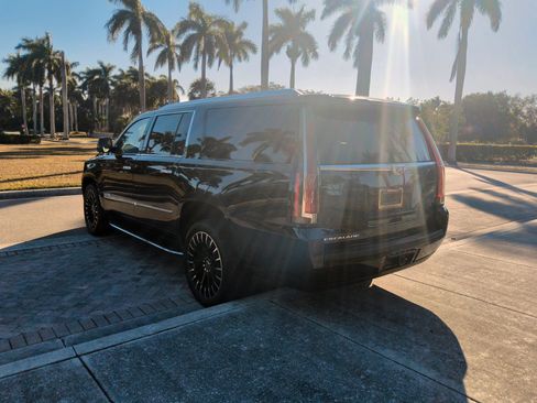 Used 2019 Cadillac Escalade ESV Luxury image 14