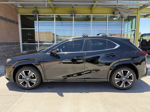 Used 2024 Lexus UX 250h FWD w/ Premium Package image 7