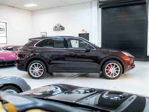 Used 2019 Porsche Cayenne image 7