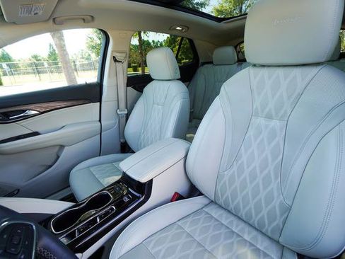 Used 2022 Buick Envision Avenir w/ Technology Package II image 27