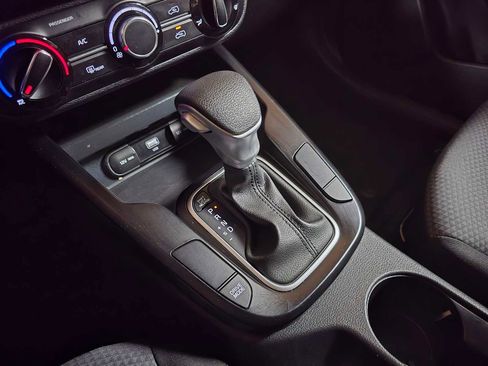 Used 2023 Kia Soul LX image 36