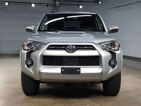 Used 2024 Toyota 4Runner TRD Off-Road image 2