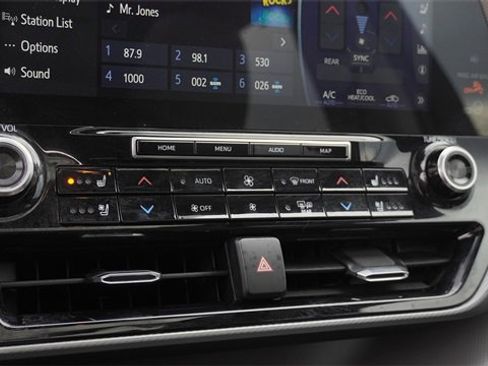 Used 2020 Toyota Highlander Platinum image 27