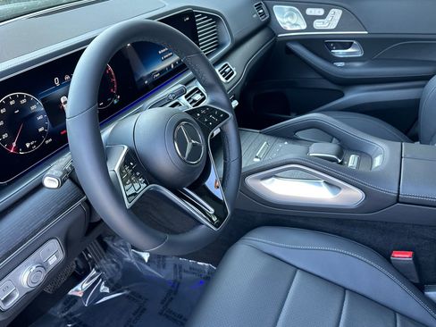 New 2026 Mercedes-Benz GLS 450 4MATIC image 10
