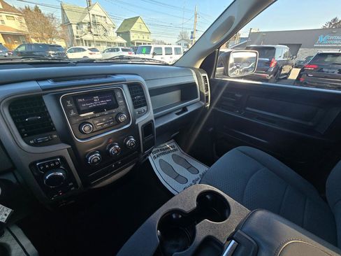 Used 2014 RAM 1500 Express image 10