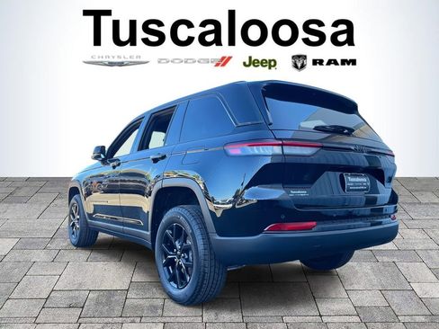 New 2025 Jeep Grand Cherokee Altitude image 5