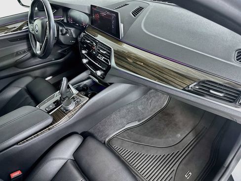 Used 2020 BMW 530i RWD image 32