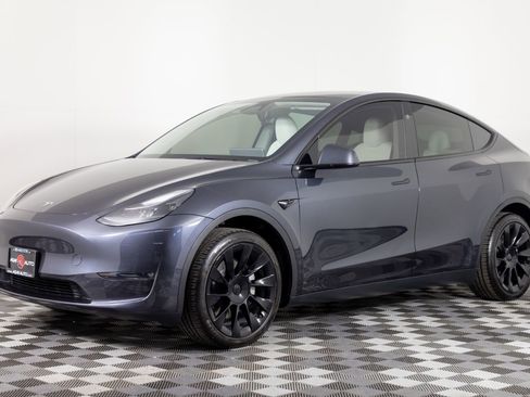 Used 2024 Tesla Model Y Long Range image 1