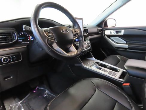 Used 2023 Ford Explorer Limited w/ Limited Technology Package RWD image 8