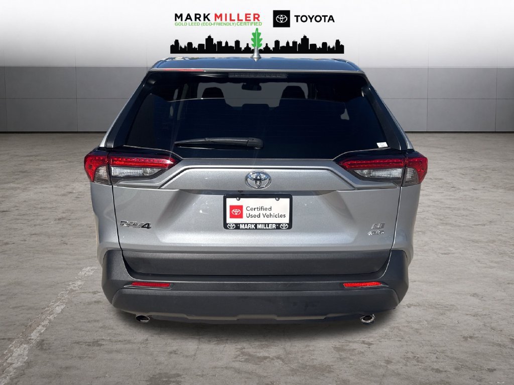 Used 2025 Toyota RAV4 LE AWD/4WD image 4