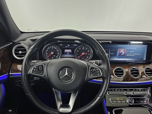 Used 2017 Mercedes-Benz E 300 4MATIC image 6