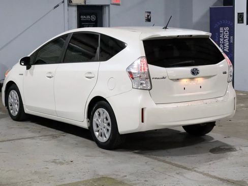 Used 2012 Toyota Prius V Five image 7