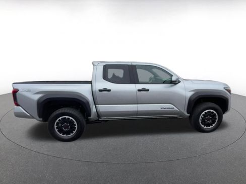 Used 2025 Toyota Tacoma TRD Off-Road image 16