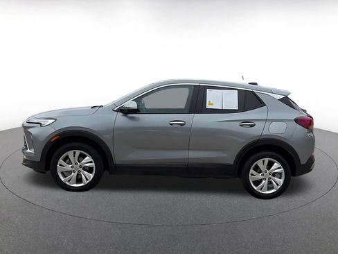 Used 2025 Buick Encore GX Preferred AWD/4WD image 9