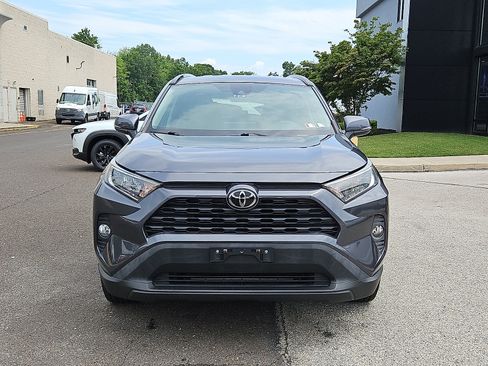 Used 2021 Toyota RAV4 XLE AWD/4WD image 2