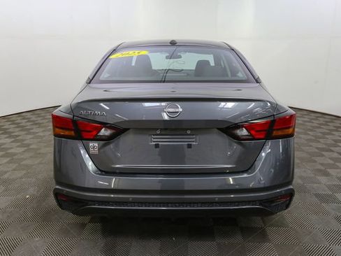 Used 2025 Nissan Altima 2.5 SV image 8