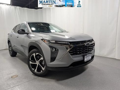 New 2026 Chevrolet Trax RS w/ Sunroof Package FWD image 1