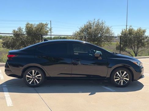 Used 2021 Nissan Versa SV image 10