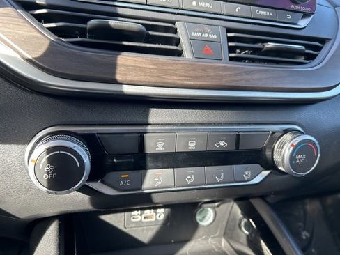 Used 2024 Nissan Altima 2.5 SV image 23