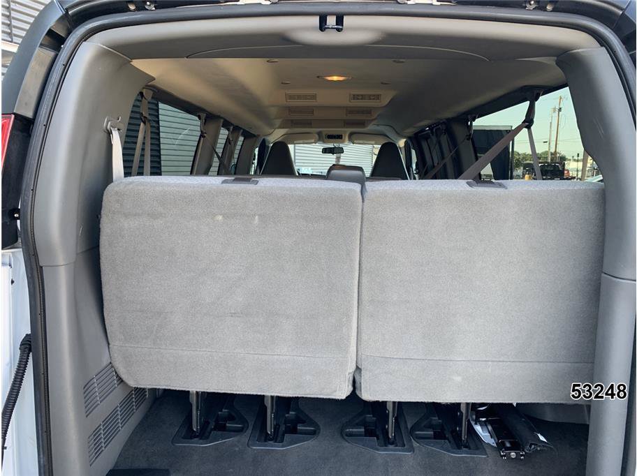 Used 2025 Chevrolet Express 3500 LS RWD image 9