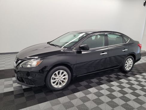 Used 2019 Nissan Sentra SV FWD image 2