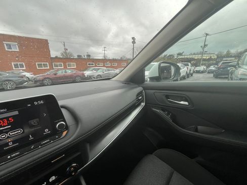 Used 2025 Nissan Rogue SV image 35