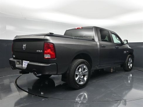 Used 2018 RAM 1500 Express w/ Express Value Package AWD/4WD image 6
