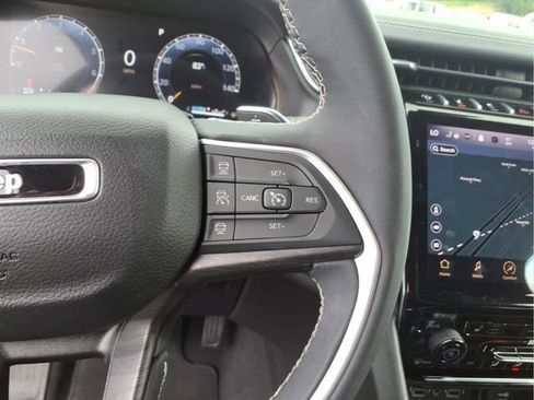 Used 2024 Jeep Grand Cherokee Limited AWD/4WD image 24