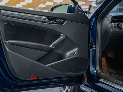Used 2021 Volkswagen Passat 2.0T R-Line image 39
