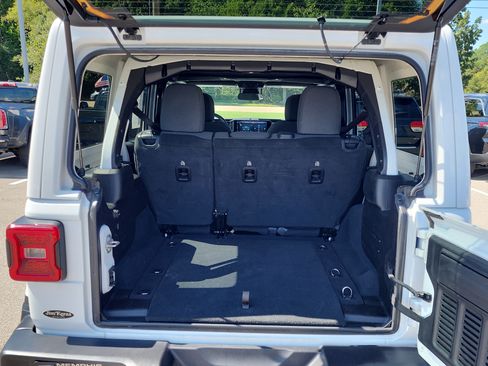 Used 2024 Jeep Wrangler Sahara image 13