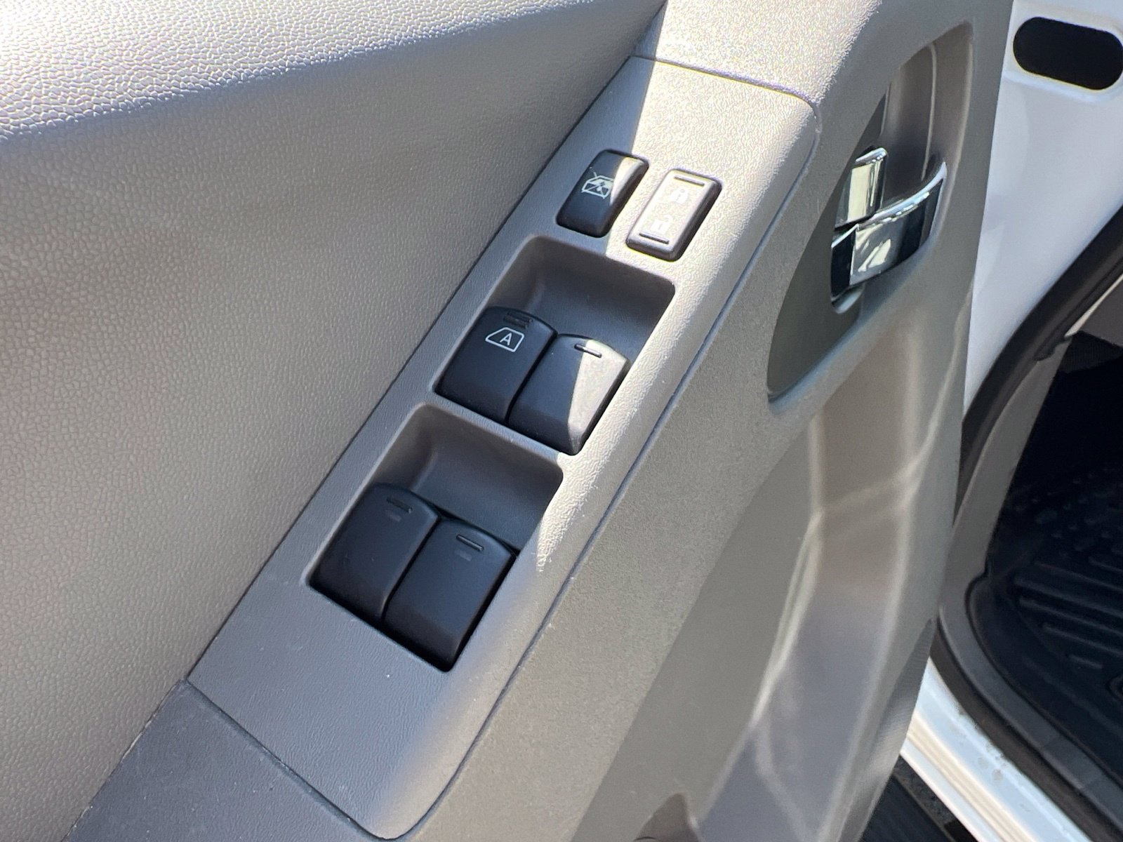 Used 2020 Nissan Frontier SV RWD image 19
