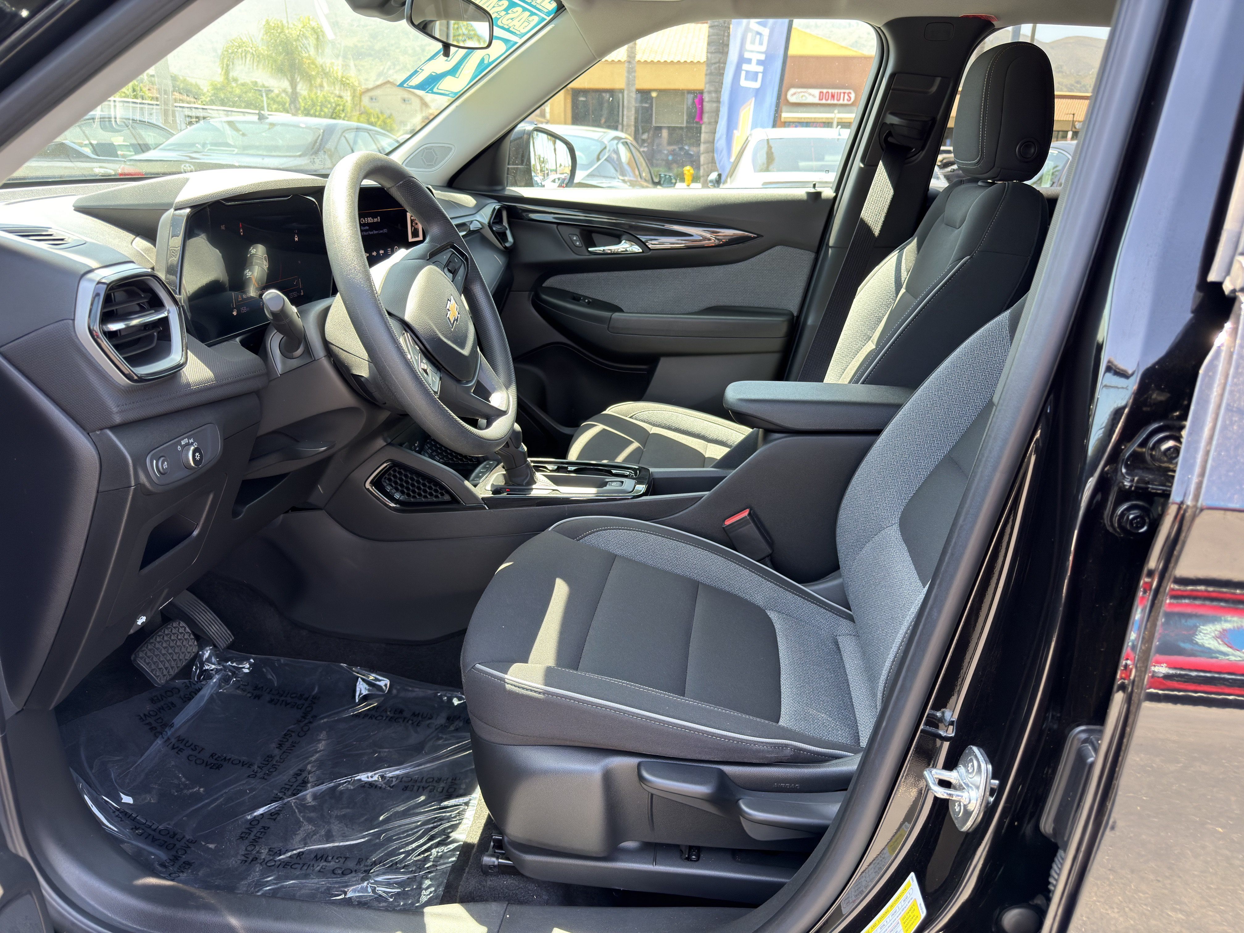 Used 2024 Chevrolet TrailBlazer LT FWD image 21