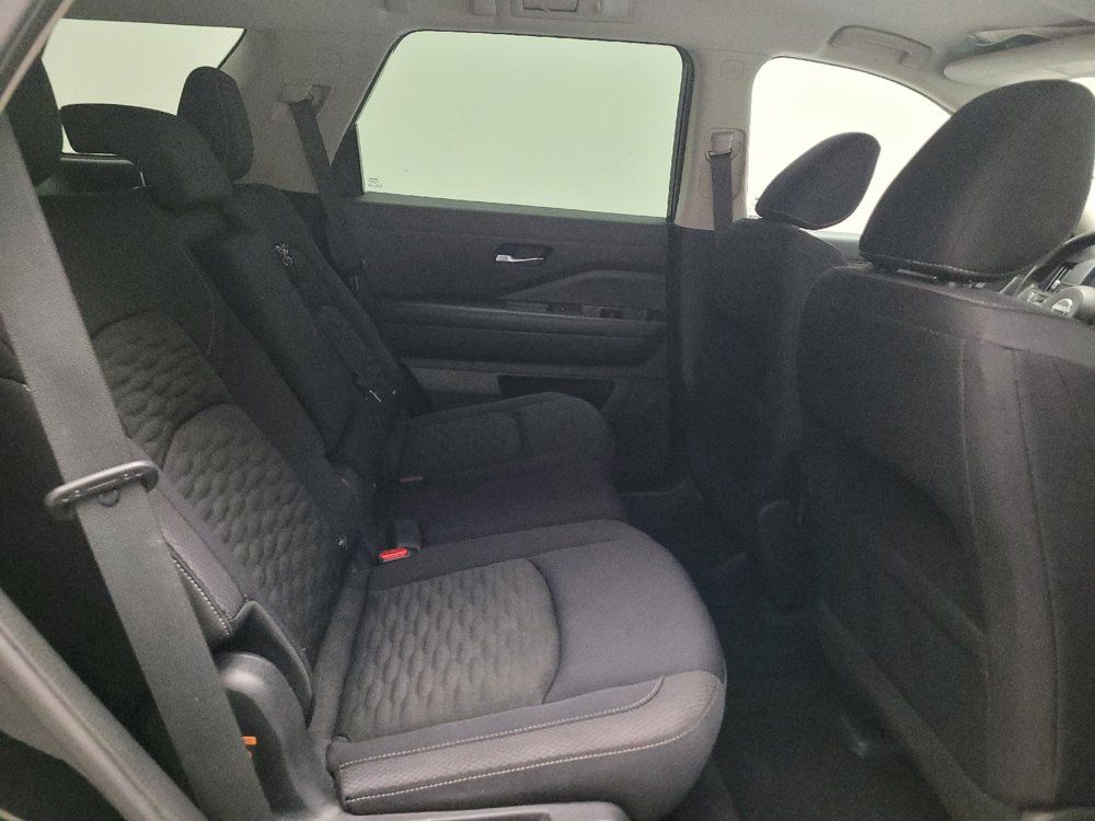 Used 2022 Nissan Pathfinder S FWD image 19
